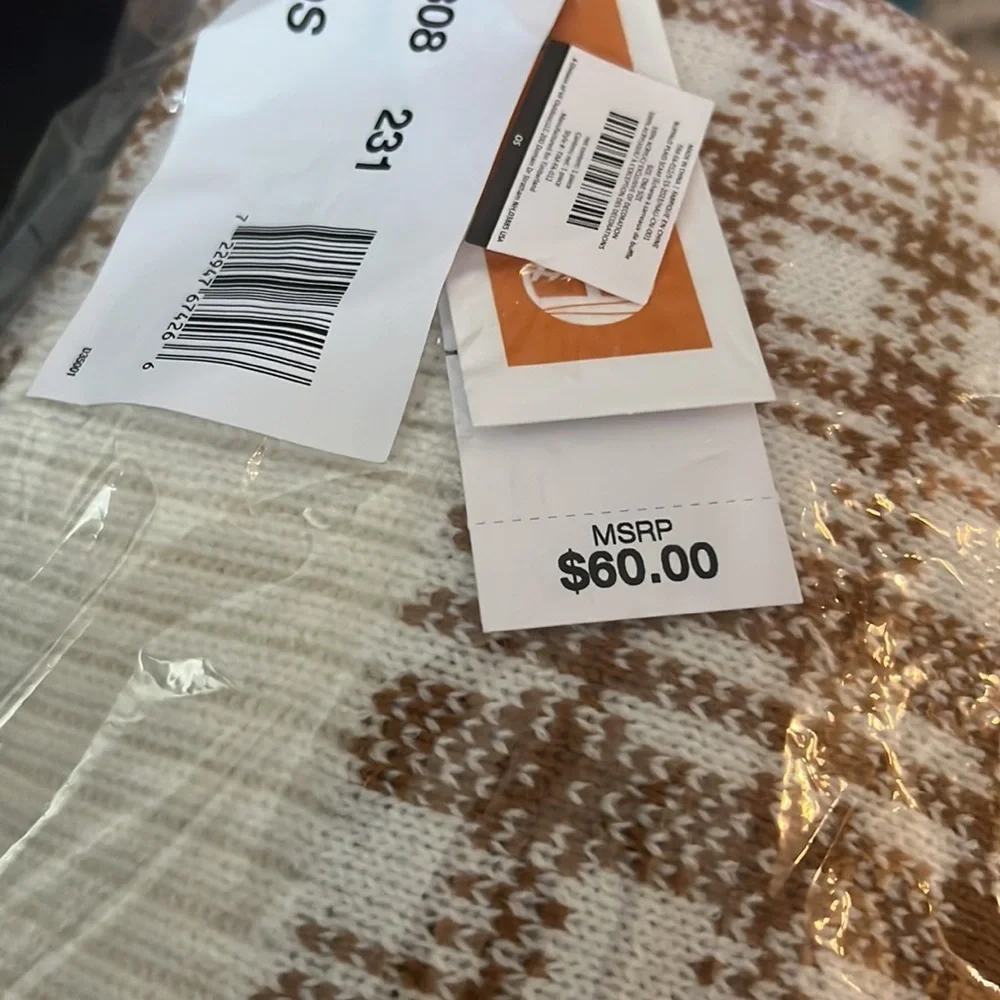 Timberland Caramel and Cream Colored Scarf. Great gift or for yourself! NWT!